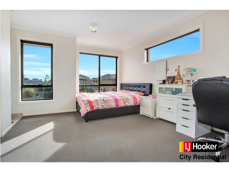 15 Maritime Circuit, Point Cook VIC 3030