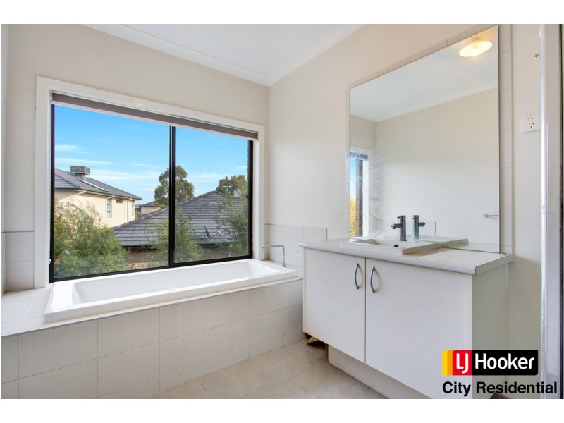 15 Maritime Circuit, Point Cook VIC 3030