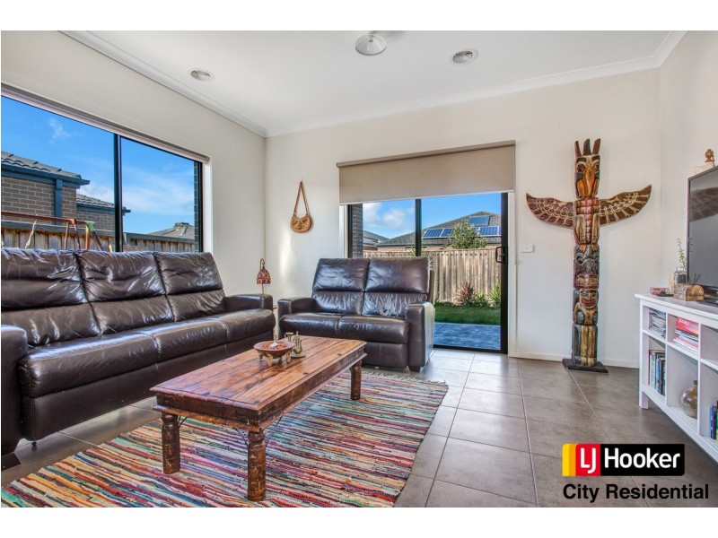 16 Chamberlain Way, Williams Landing VIC 3027
