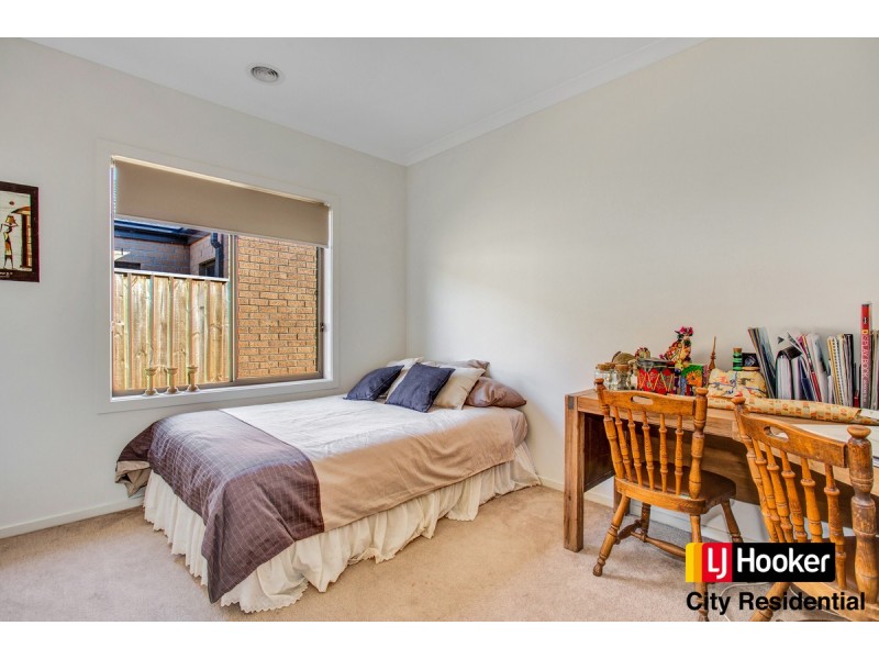 16 Chamberlain Way, Williams Landing VIC 3027
