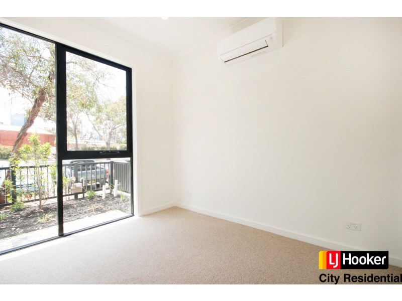 12 Bruford Road, Port Melbourne VIC 3207