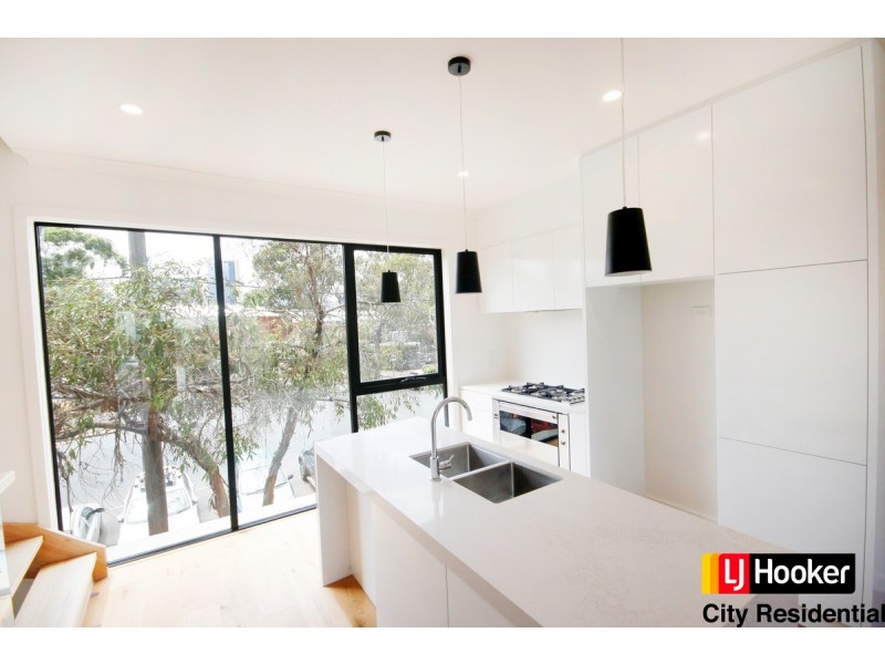 12 Bruford Road, Port Melbourne VIC 3207