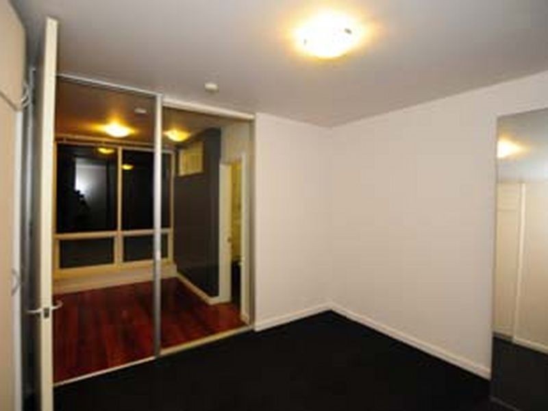 11/2 Goathlands Street, St Kilda East VIC 3183