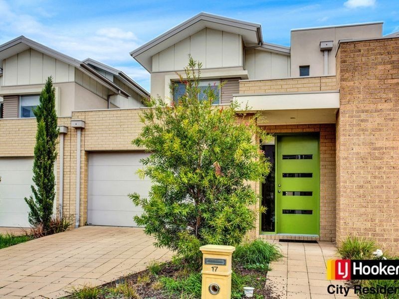 17 Broadbeach Circuit, Point Cook VIC 3030