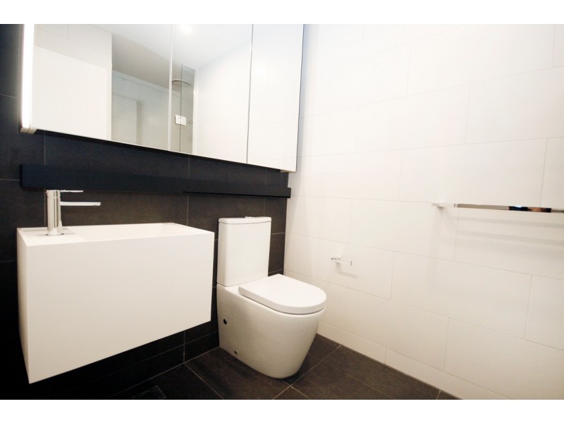 413/6-22 Pearl River Road, Docklands VIC 3008