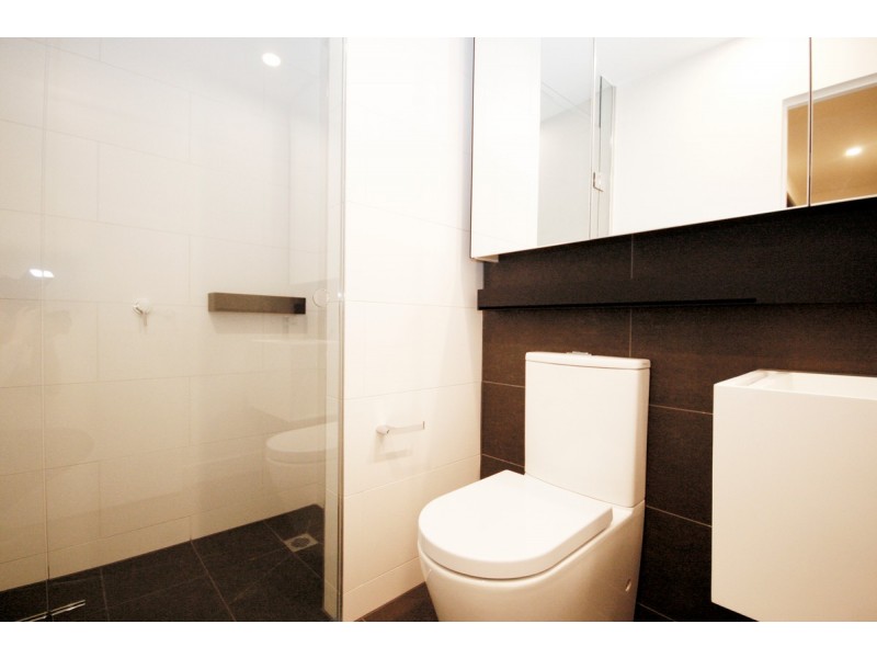 413/6-22 Pearl River Road, Docklands VIC 3008