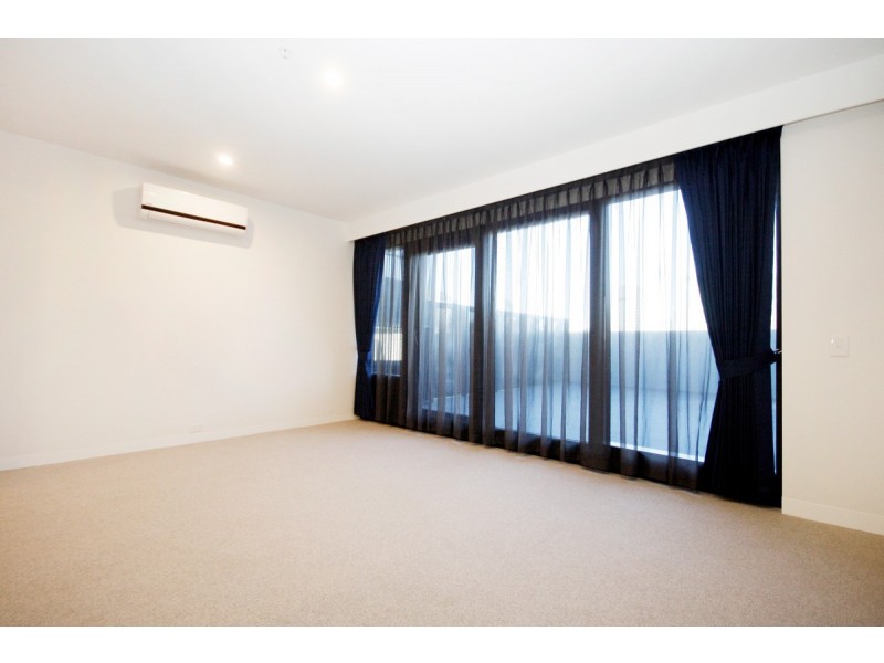 412/8 Pearl River Road, Docklands VIC 3008