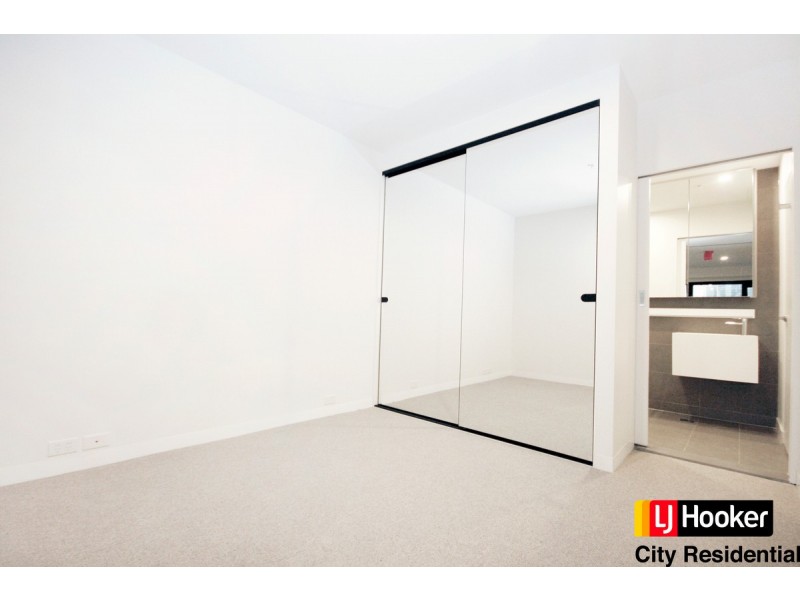 412/8 Pearl River Road, Docklands VIC 3008