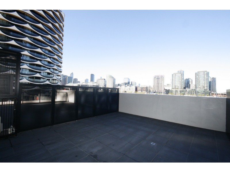 412/8 Pearl River Road, Docklands VIC 3008