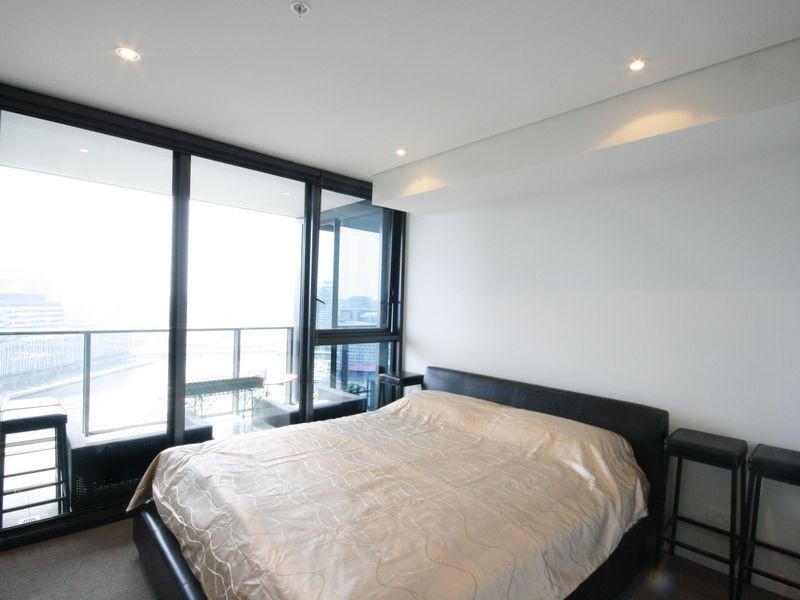 2102/1 Point Park Crescent, Docklands VIC 3008
