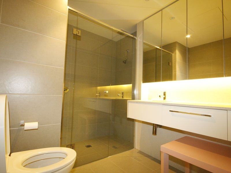 2102/1 Point Park Crescent, Docklands VIC 3008