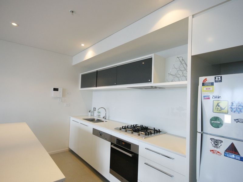 2102/1 Point Park Crescent, Docklands VIC 3008