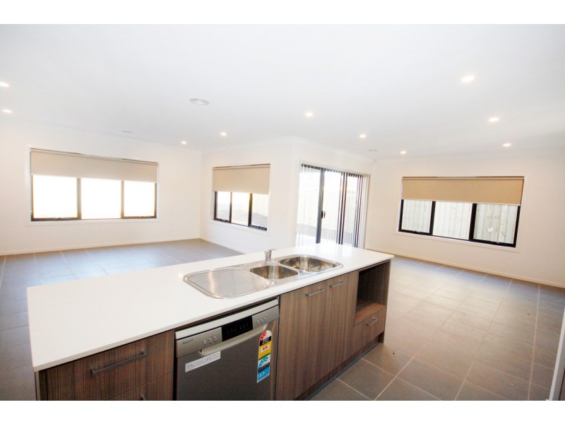 79 Baycrest Drive, Point Cook VIC 3030