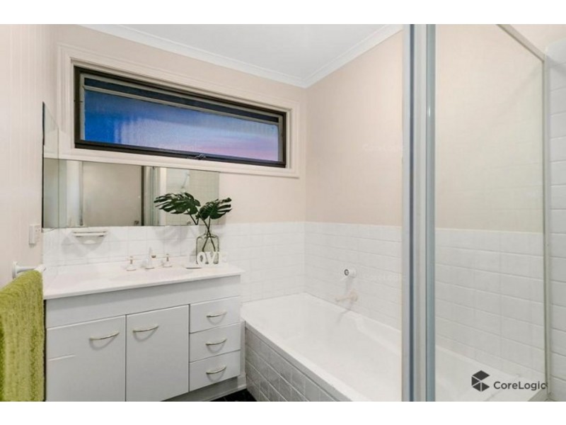 23 Tintern Crescent, Wantirna South VIC 3152