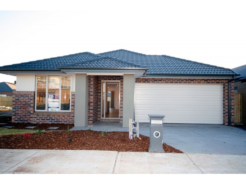 13 Aylesbury Avenue, Truganina VIC 3029