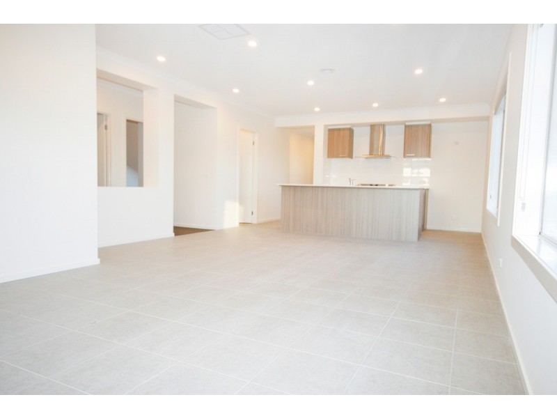 13 Aylesbury Avenue, Truganina VIC 3029