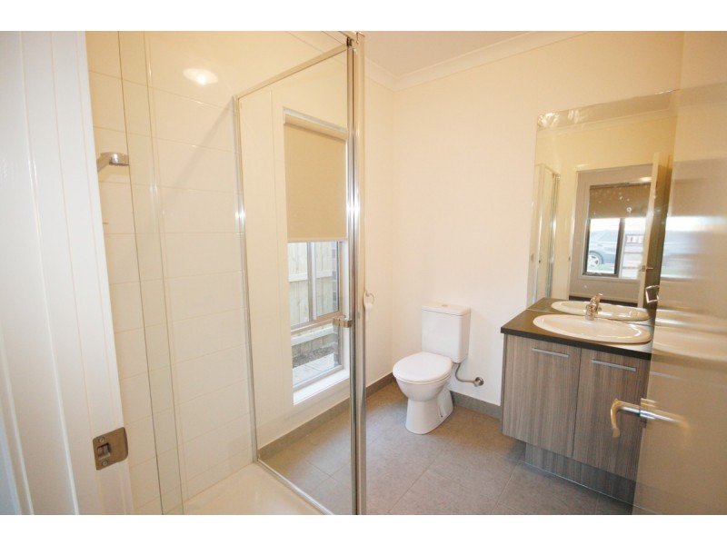 13 Aylesbury Avenue, Truganina VIC 3029