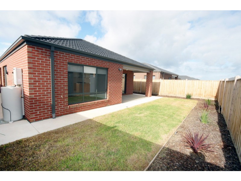 41 Bondi Parade, Point Cook VIC 3030