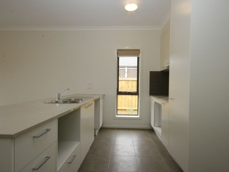13 Chamberlain Way, Hoppers Crossing VIC 3029