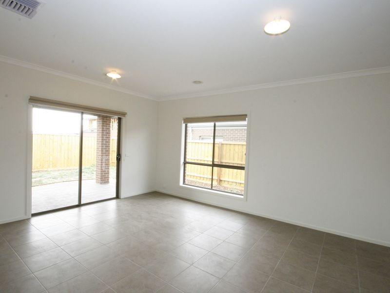 13 Chamberlain Way, Hoppers Crossing VIC 3029