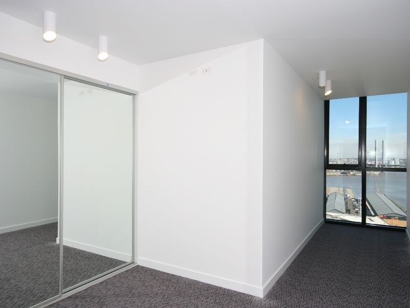 1812/675 La Trobe Street, Docklands VIC 3008