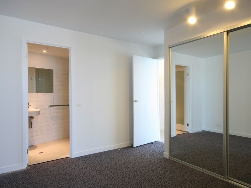 1812/675 La Trobe Street, Docklands VIC 3008