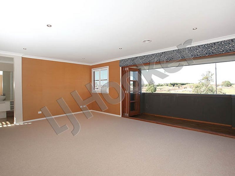 22 Brookwater Pde, Lyndhurst VIC 3975