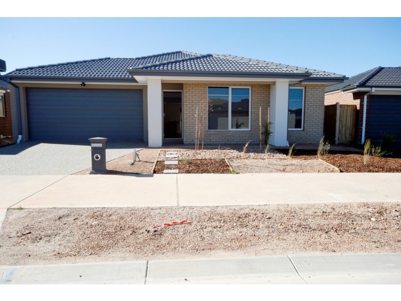 15 Sorrenberg Street, Point Cook VIC 3030