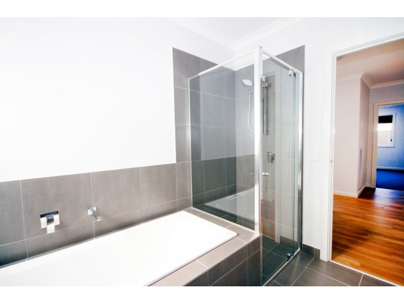 15 Sorrenberg Street, Point Cook VIC 3030