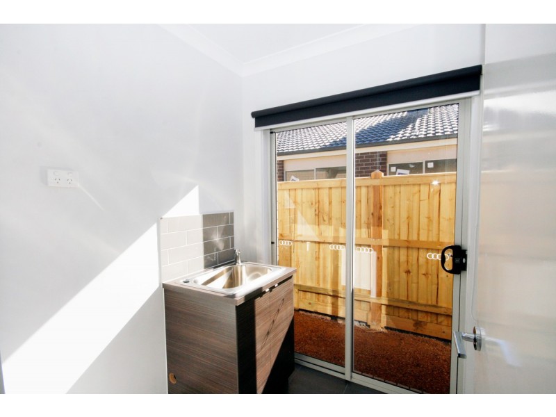 15 Sorrenberg Street, Point Cook VIC 3030