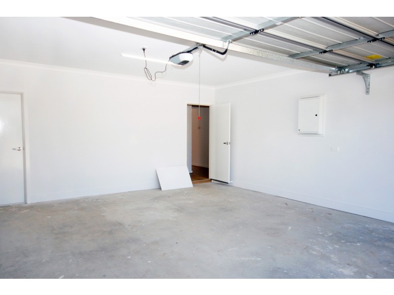 15 Sorrenberg Street, Point Cook VIC 3030