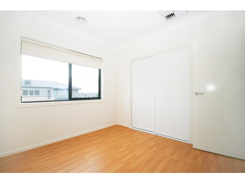 30 Bayvista Circuit, Point Cook VIC 3030