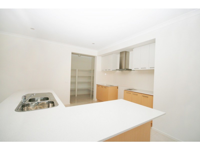 30 Bayvista Circuit, Point Cook VIC 3030