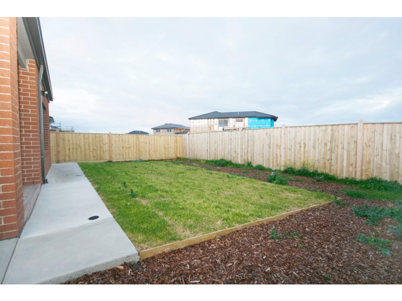 30 Bayvista Circuit, Point Cook VIC 3030