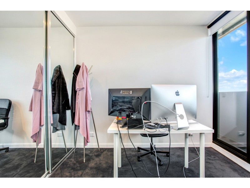 2701/89 Gladstone Street, South Melbourne VIC 3205