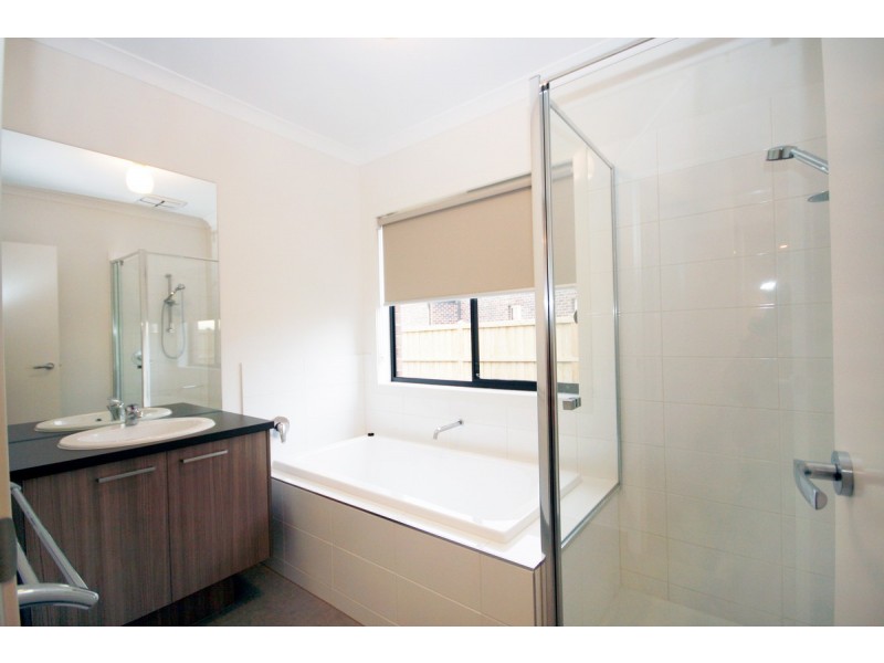 3 Souvenir Street, Truganina VIC 3029