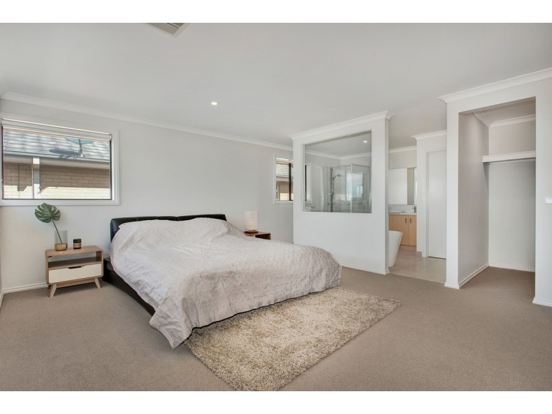 13 Chartwell Avenue, Truganina VIC 3029