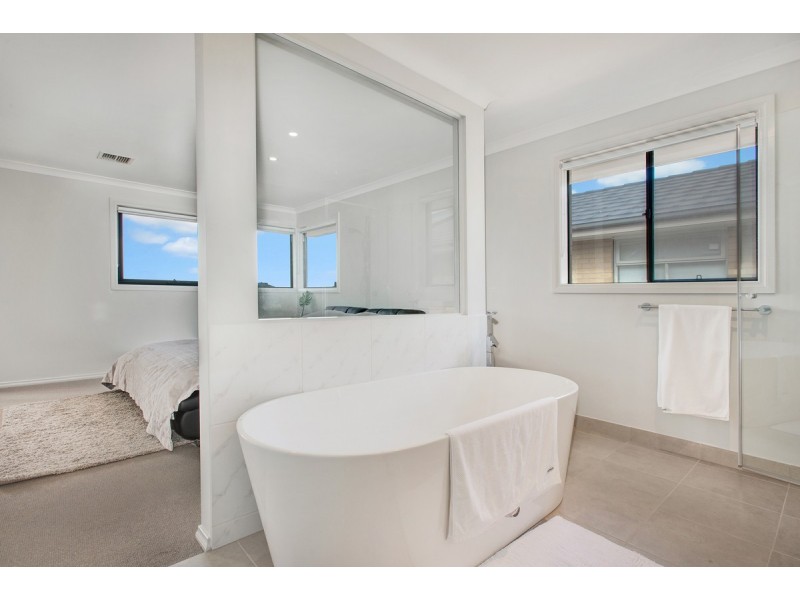 13 Chartwell Avenue, Truganina VIC 3029