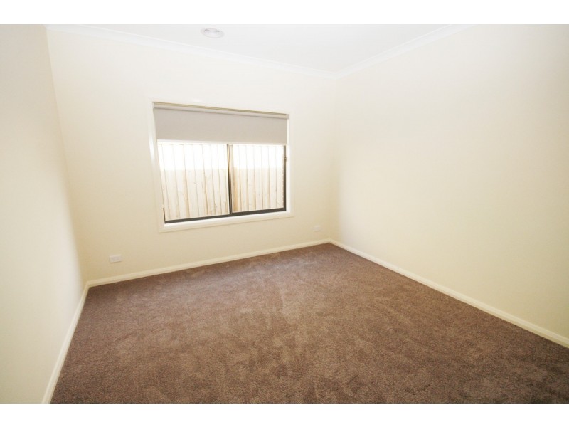 61 Bensonhurst Parade, Point Cook VIC 3030