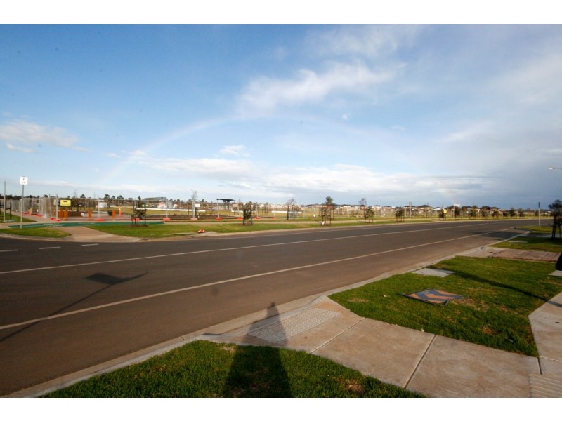 61 Bensonhurst Parade, Point Cook VIC 3030