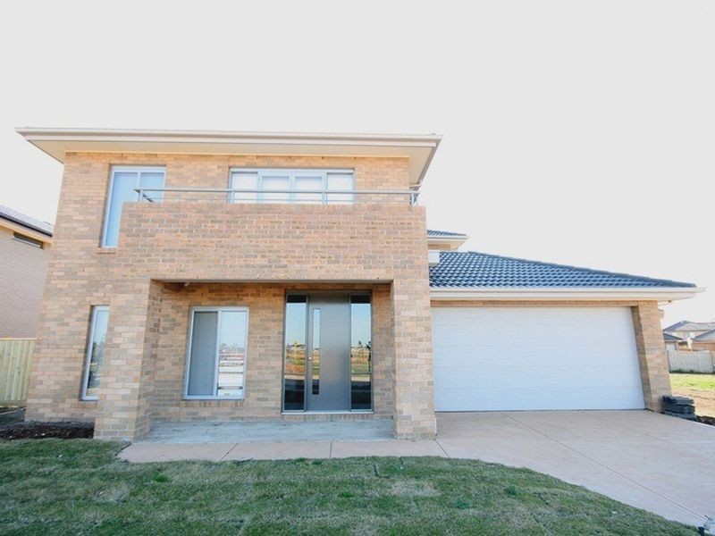 12 Solero Parade, Point Cook VIC 3030