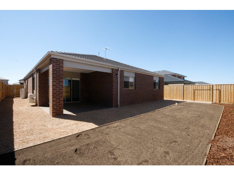 4 Oats Way, Truganina VIC 3029