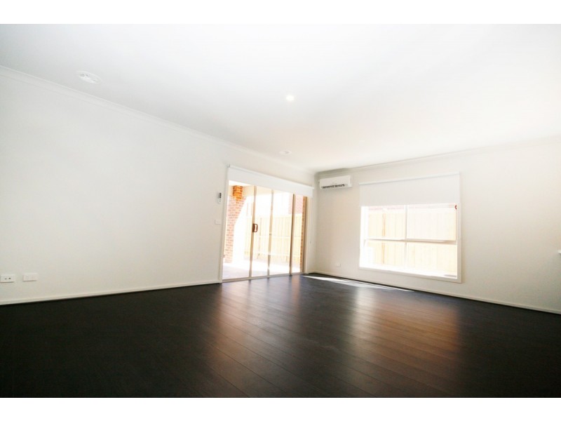 4 Oats Way, Truganina VIC 3029