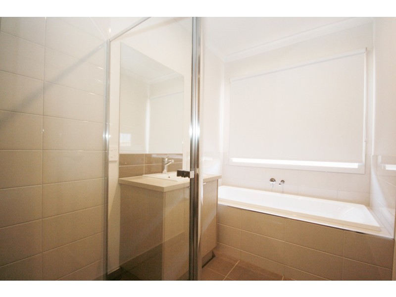4 Oats Way, Truganina VIC 3029