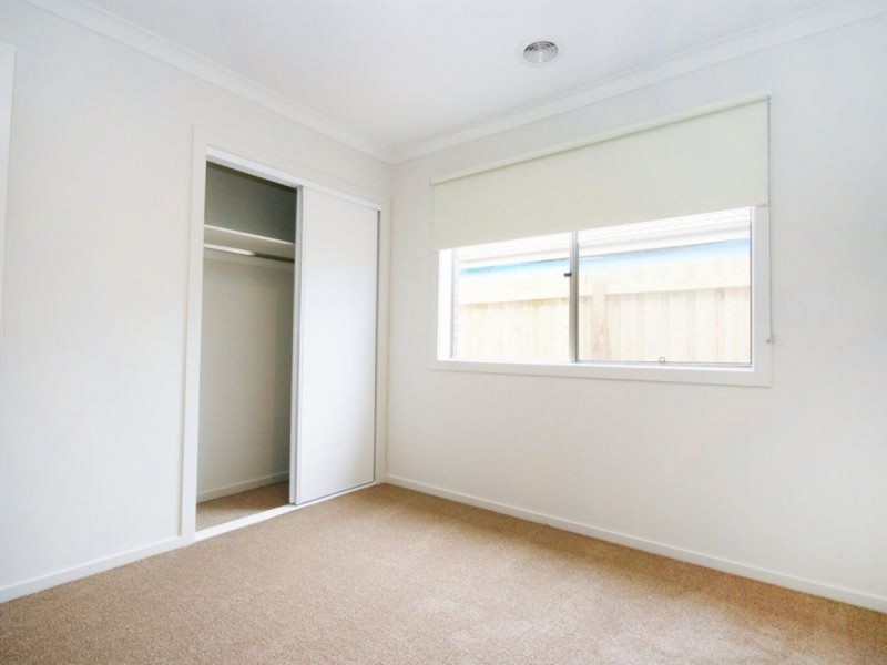 6 Flatbush Avenue, Point Cook VIC 3030