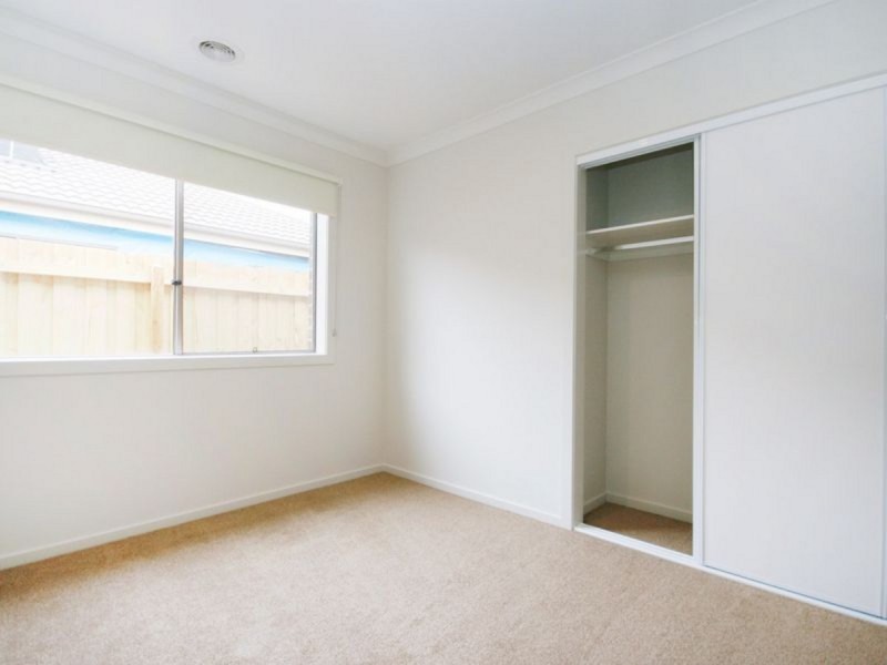 6 Flatbush Avenue, Point Cook VIC 3030