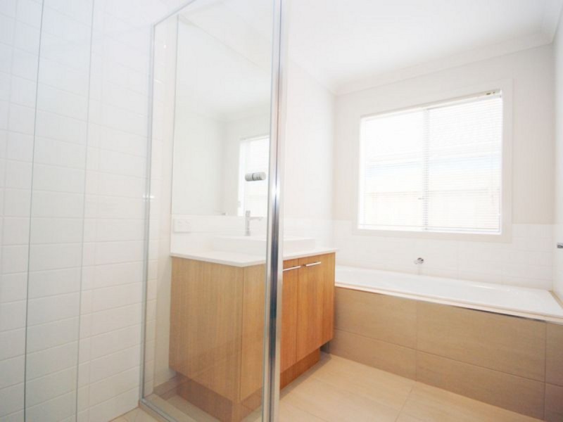 6 Flatbush Avenue, Point Cook VIC 3030