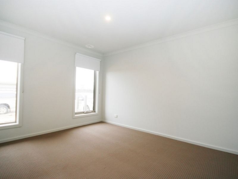 4 Living Crescent, Point Cook VIC 3030