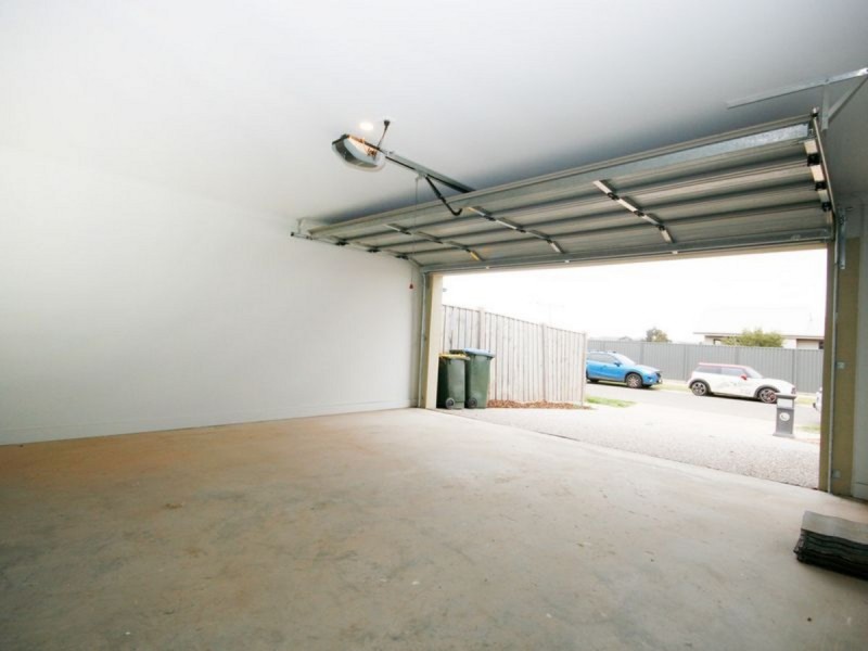 4 Living Crescent, Point Cook VIC 3030