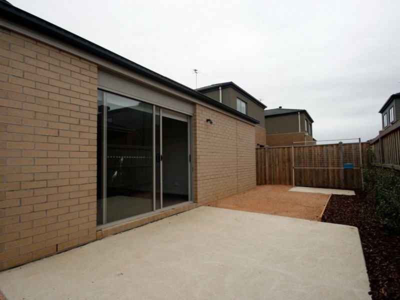 4 Living Crescent, Point Cook VIC 3030